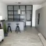 Interior de vivienda industrializada en Lepe con salón comedor y cocina integrada
