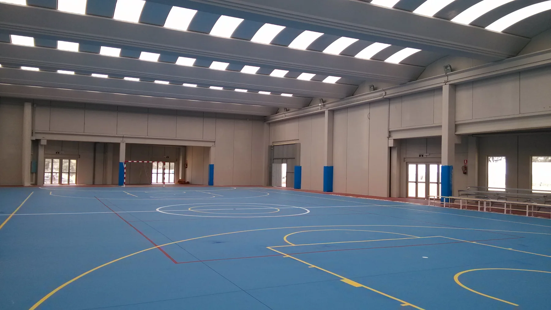 Pista terminada del pabellón polideportivo de Santa Bárbara de Casa